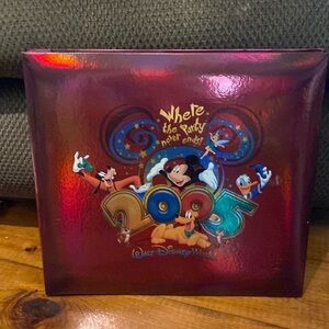 Walt Disney 12 x 12 Scrapbook